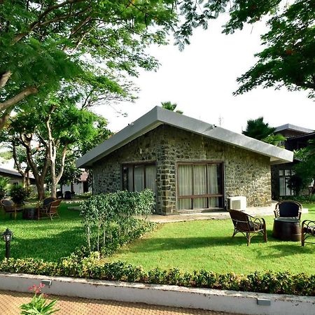 Caves County Resort Malegaon Eksteriør billede