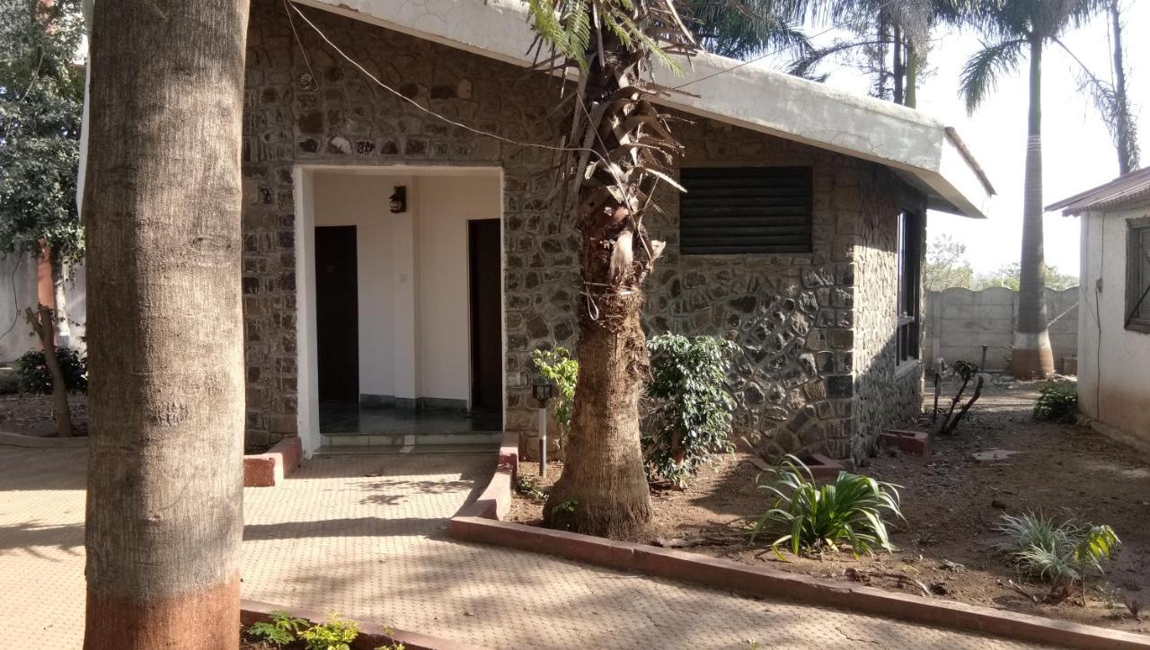 Caves County Resort Malegaon Eksteriør billede