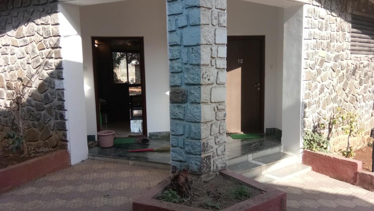 Caves County Resort Malegaon Eksteriør billede
