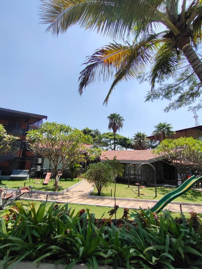 Caves County Resort Malegaon Eksteriør billede