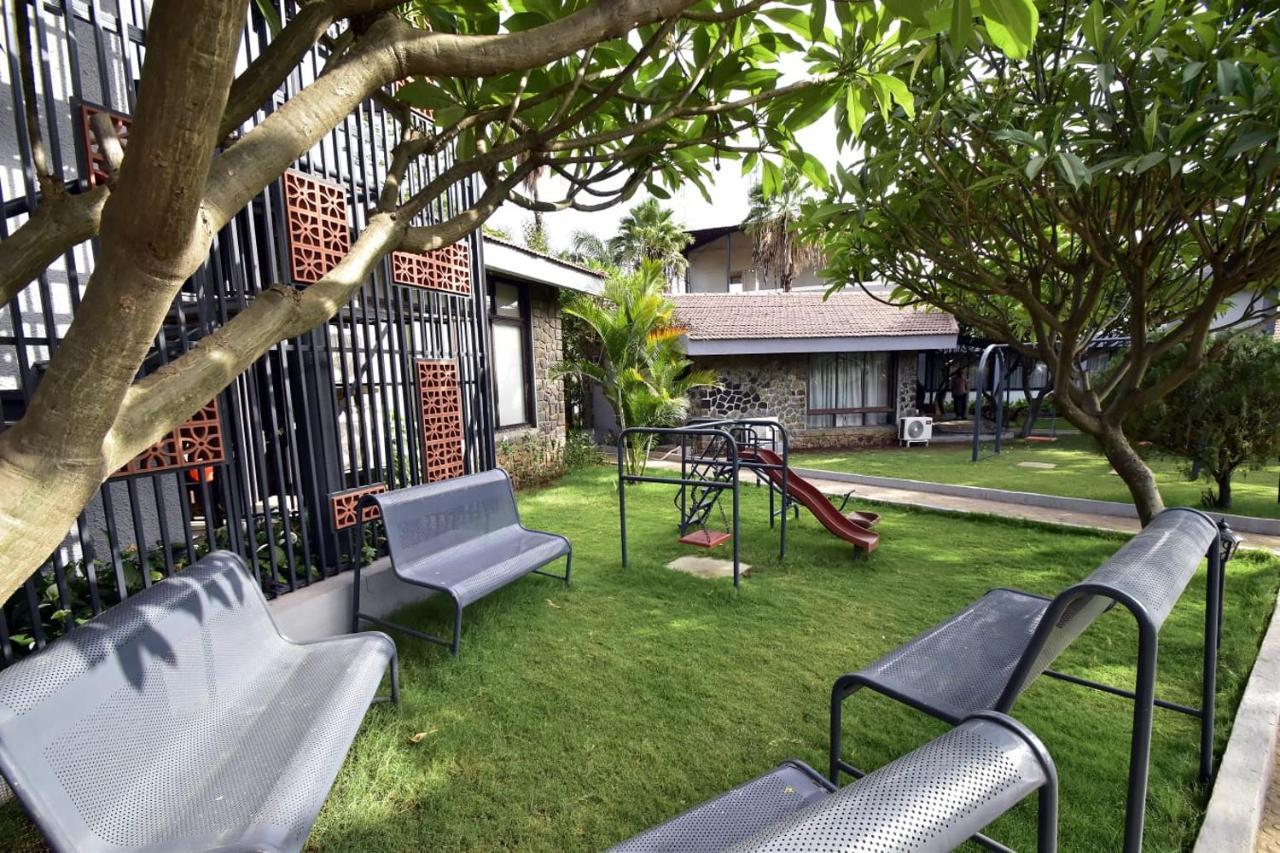 Caves County Resort Malegaon Eksteriør billede