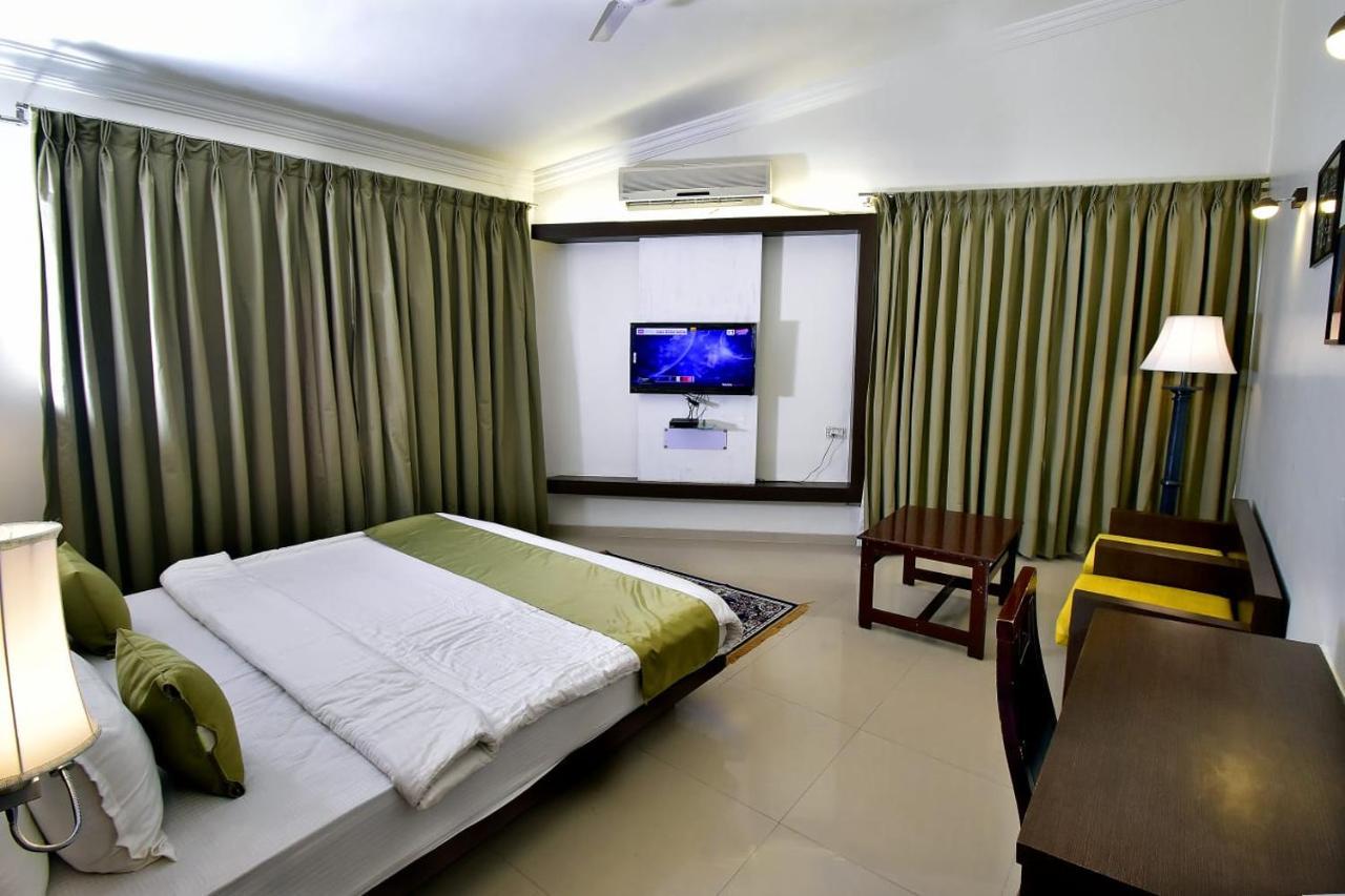 Caves County Resort Malegaon Eksteriør billede