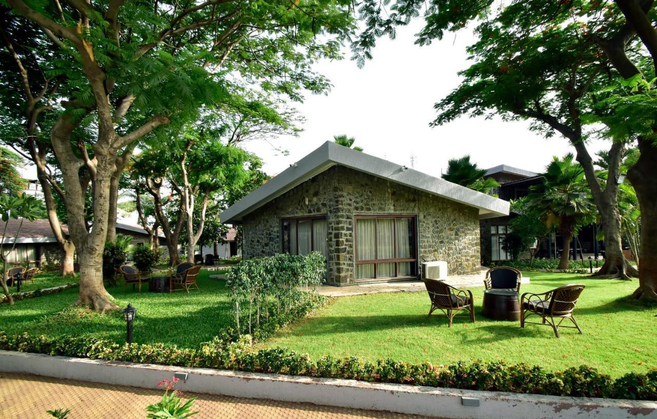 Caves County Resort Malegaon Eksteriør billede
