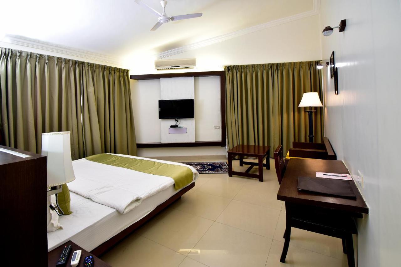 Caves County Resort Malegaon Eksteriør billede